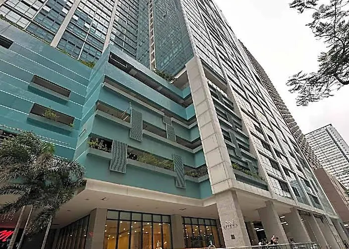 Christine Ph Bgc Uptown Across Grand Hyatt 마닐라