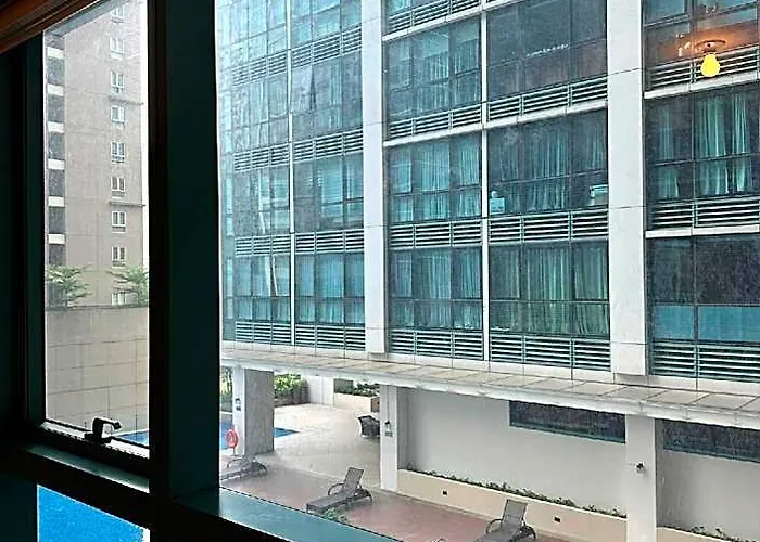 Christine Ph Bgc Uptown Across Grand Hyatt 3* 마닐라