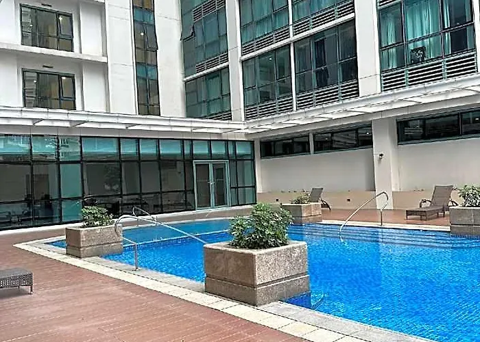 호텔 Christine Ph Bgc Uptown Across Grand Hyatt