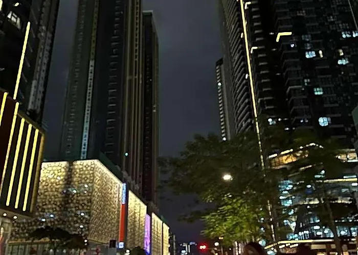 호텔 Christine Ph Bgc Uptown Across Grand Hyatt