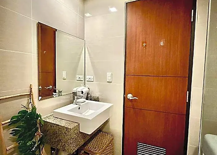 Christine Ph Bgc Uptown Across Grand Hyatt