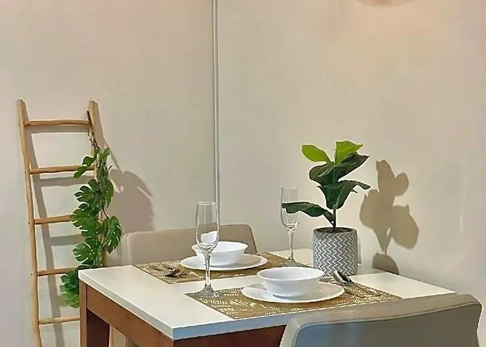 Christine Ph Bgc Uptown Across Grand Hyatt 호텔 마닐라